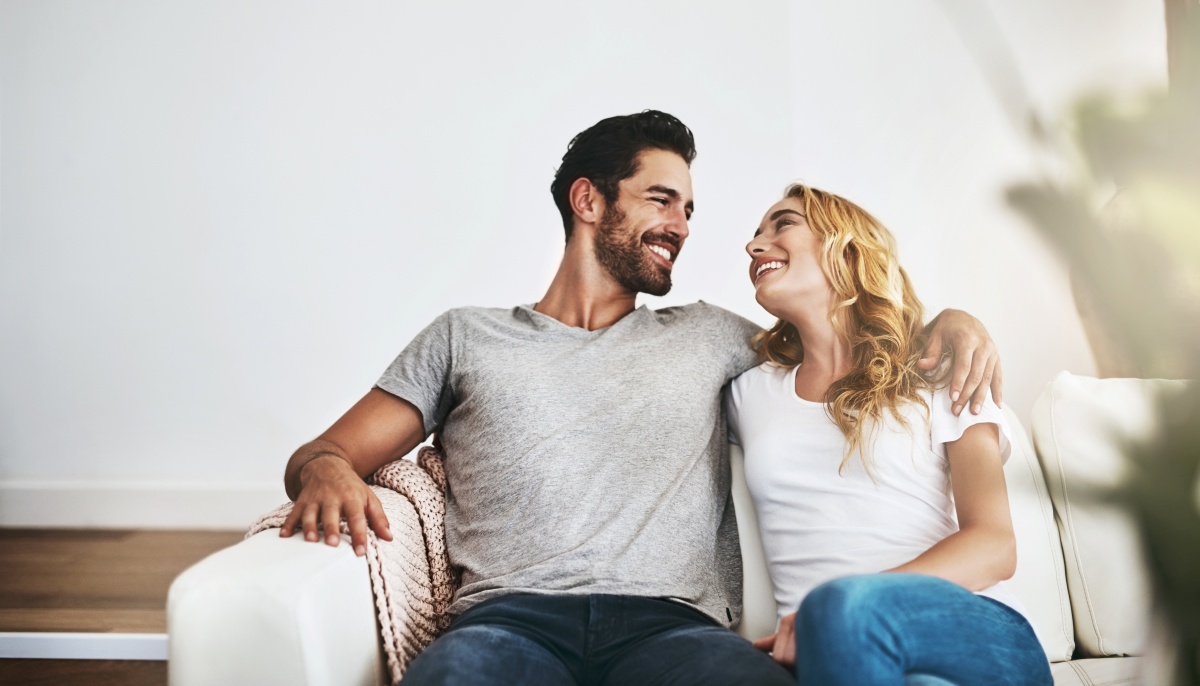 happy-couple-smiling